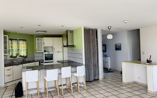 House of 150sqm of living space and 980sqm of land located on the heights of La Grand Croix