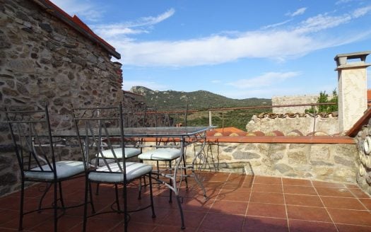Old stone barn renovated contemporary loft spirit with etrrasse and courtyard