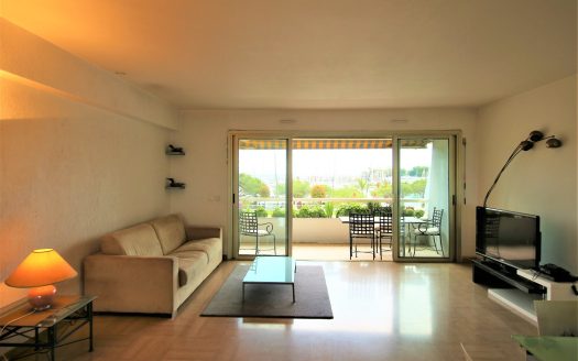3-room apartment 73 sqm sea and port view