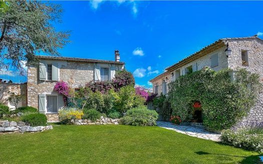 Superb renovated stone farmhouse