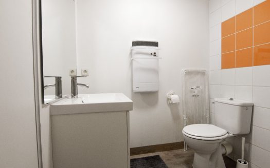 T2 30.5 sqm furnished and renovated