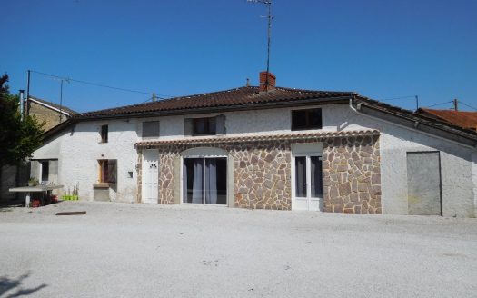 Longere to renovate – ideal investors