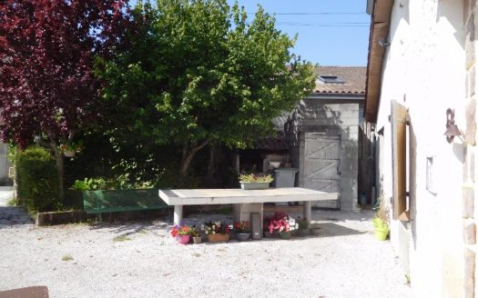 Longere to renovate – ideal investors