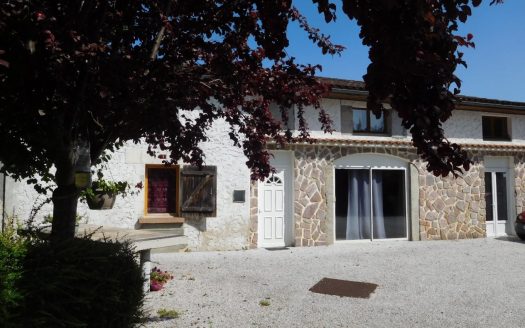 Longere to renovate – ideal investors