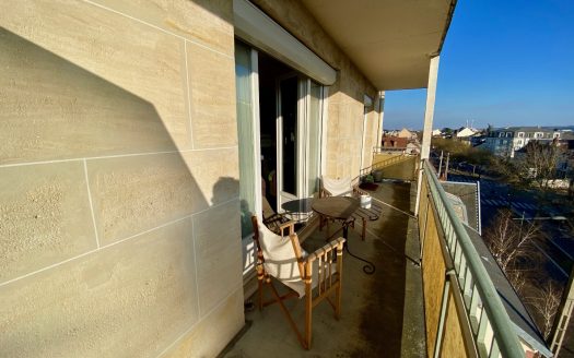 T2 / T3 apartment of 75 sqm with balcony