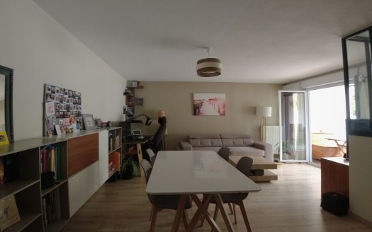 Apartment T3 75 sqm – balcony of 8M – parking