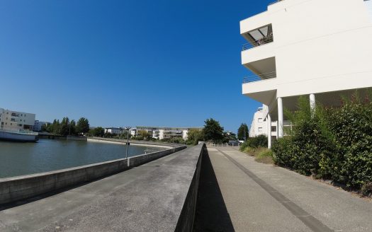 Apartment T3 75 sqm – balcony of 8M – parking