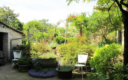 Town house 270 sqm, garden and garage