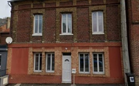 4 bedroom townhouse close to the sea