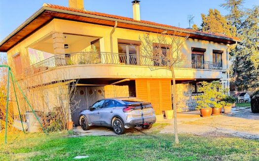 House on 2 levels with swimming pool on land 1100 sqm