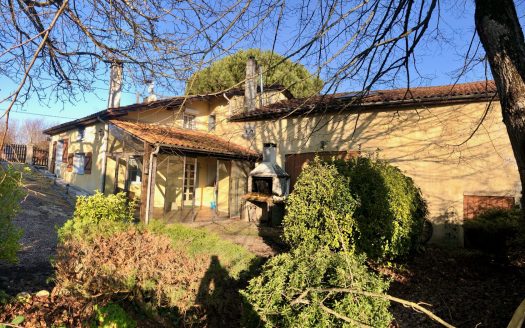 10×5 pool with dome, barn, garage, workshop, veranda, lovely views, elevated position, potential, outbuildinds, big garden, calm, chimneys, good condition, oil central heating