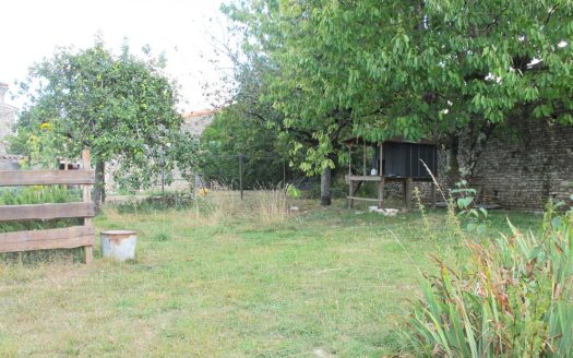 Charentaise, 123sqm, garden 840sqm, outbuildings