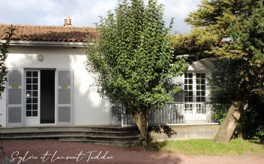 A L'Abri Des Regards, single storey house in the heart of the city
