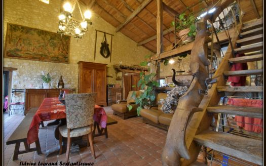 Bergerac Sud, large stone house for bed and breakfast or large family