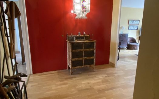 T4 93sqm, Entrance, wc, equipped and fitted kitchen
