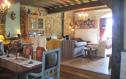 House – 197 sqm – garden – outbuildings