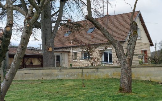 Renovated house 6 km from Soissons