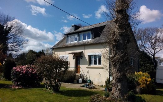 3 bedroom house with land