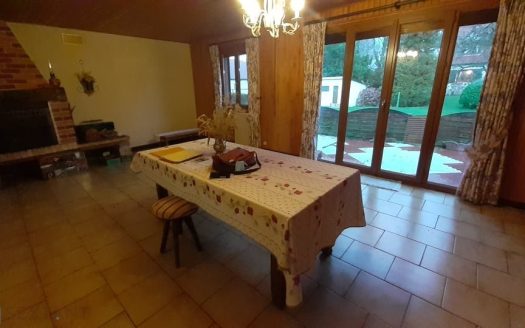 3 bedroom single storey house near the sea