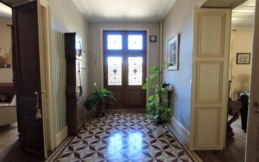 Charming house on remarkable wooded park