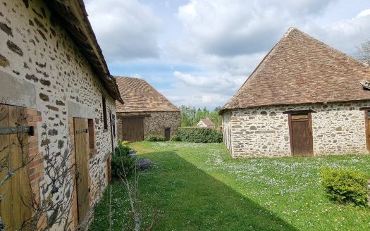 Stone House and 2 barns