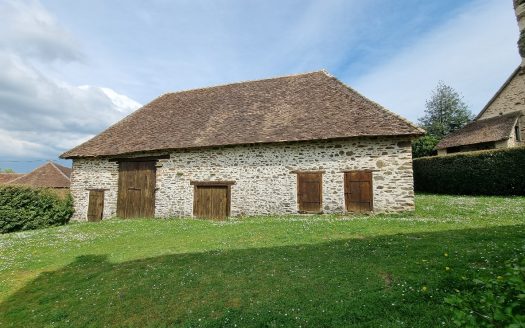 Stone House and 2 barns