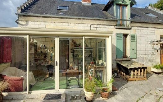 The charm of stone 5 minutes from Soissons