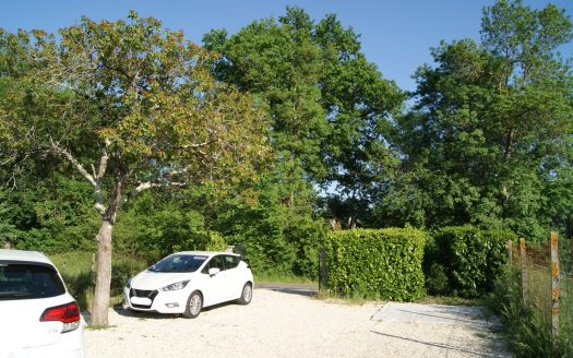 Un terrain de loisir et son refuge de 20sqm en zone Natura 2000