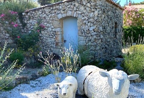 VILLA WITH ITS PANORAMIC VIEW NEAR PROVENCAL VILLAGE