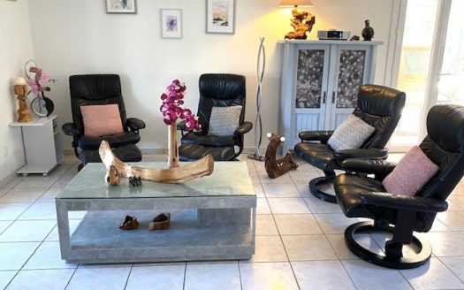 VILLA WITH ITS PANORAMIC VIEW NEAR PROVENCAL VILLAGE