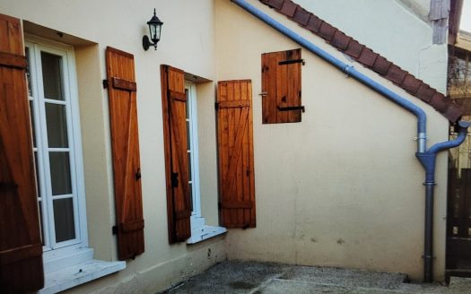 CHARMING HOUSE IN MAILLOT – 1H FROM PARIS