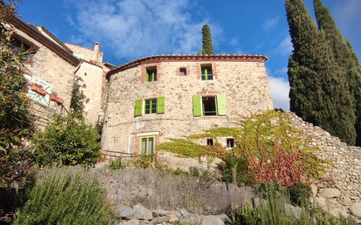 Caracter stone built house with breathtaking views