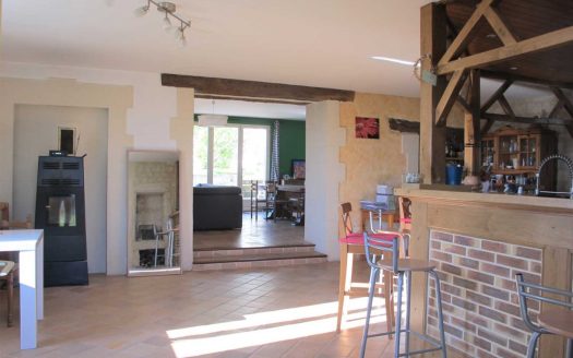 CHARENTAISE 250M² – 3/4 BEDROOMSS – GARDEN 1181M²