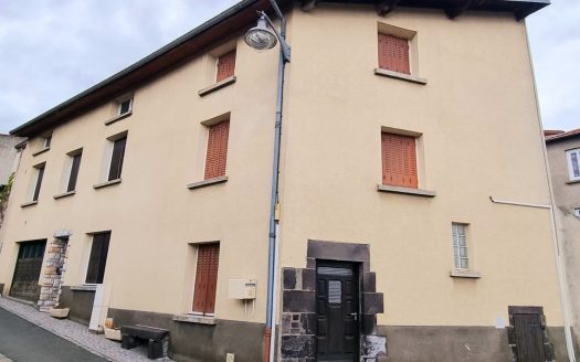 Village house in Chateaugay of 108 sqm close to all amenities