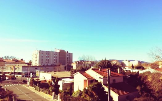 Top floor and Panoramic Balcony 15 minutes walk from the beaches