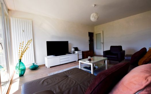 VASTE ET LUMINEUX APPARTEMENT T4 TRAVERSANT DE 116 sqm