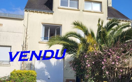 Beautiful townhouse, close to all commerce
