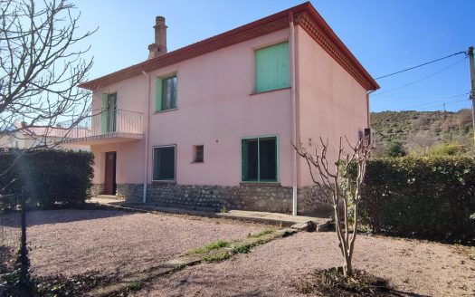 6 room detached house with garden and garage