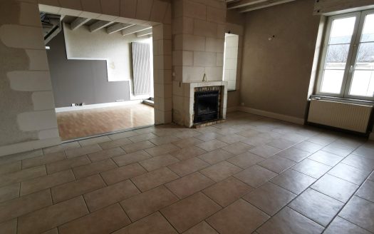 Beautiful restored old house, in the heart of a small town in the Vallee du Cher