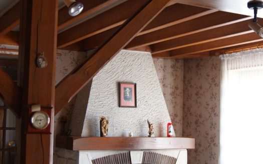 Elegant house to refresh of 255sqm from 1900 and 1970 for the recent part with beautiful materials