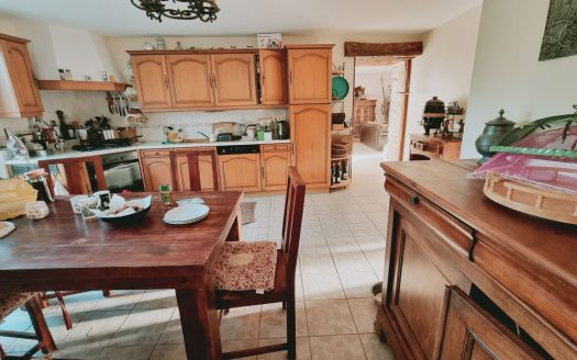 Equestrian property on 6ha with dwellings