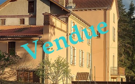 Beautiful property in Auvergne to renovate