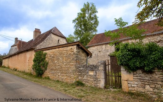 Périgord stone house to be restored