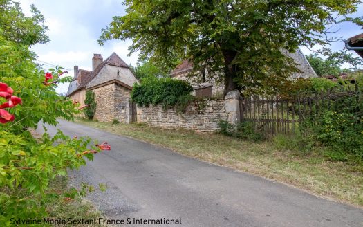 Périgord stone house to be restored