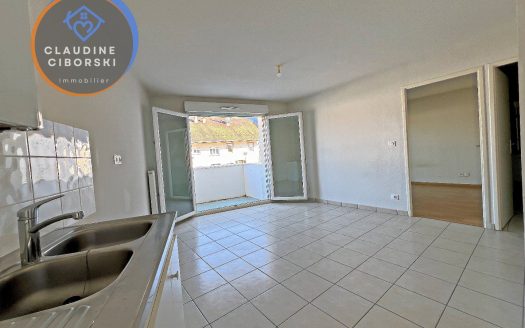 Double Opportunity: T2 with Private Parking in Scionzier, Ideal for Investing or Moving In