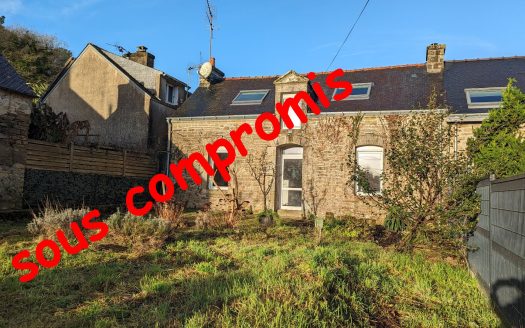 Small stone property in Camors