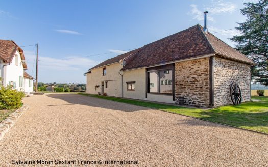 Charming property with gite and open view