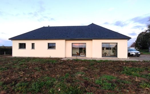Contemporary single storey 4 bedrooms