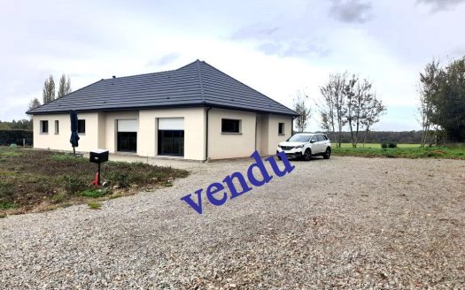 Contemporary single storey 4 bedrooms