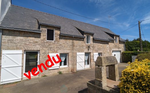 Pretty four bedroomed stone cottage